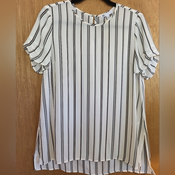 Daniel Rainn NWOT short sleeve striped blouse with split side hem, Medium - Picture 11 of 14